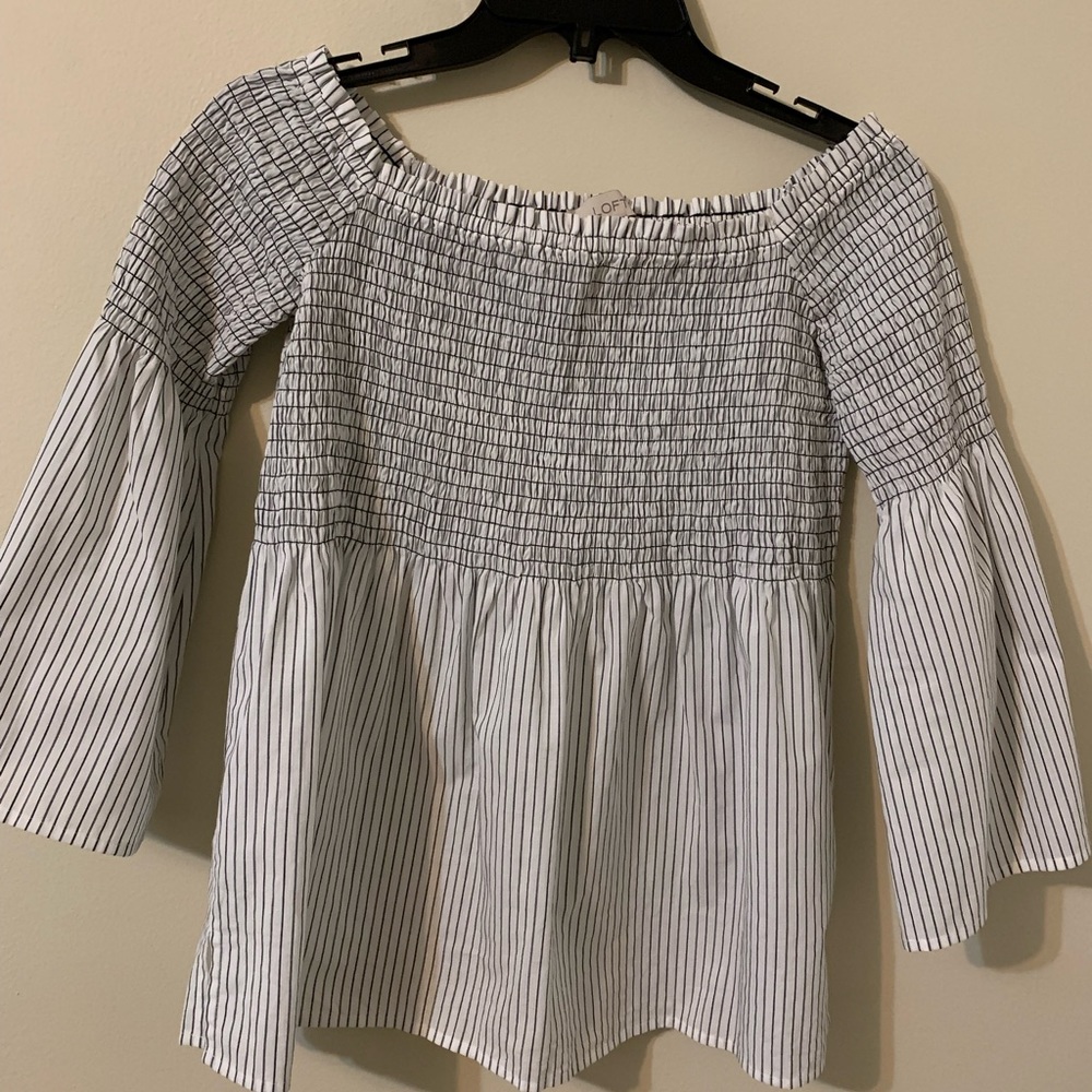 LOFT Off The Shoulder Top size Small
